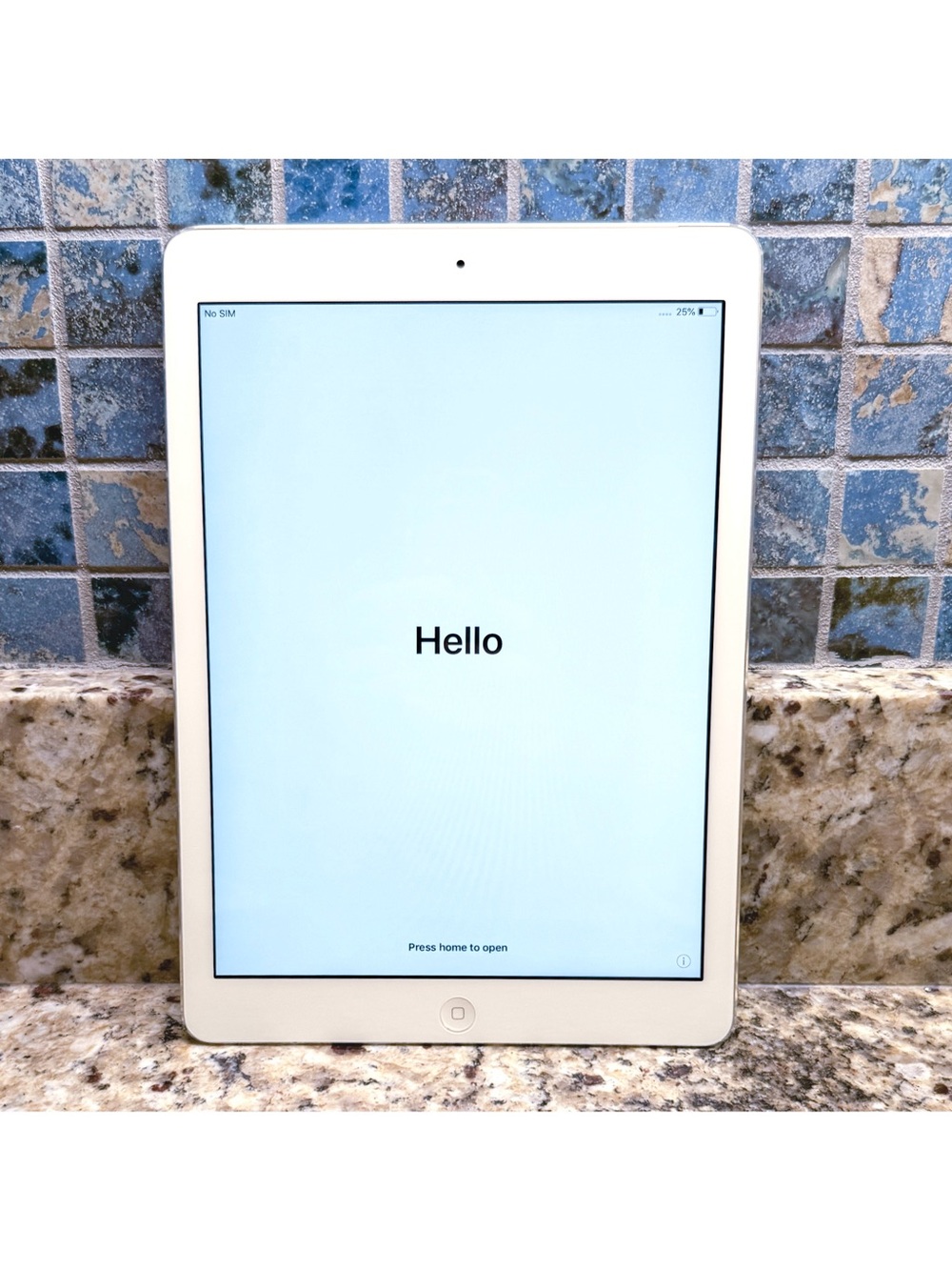 Apple iPad Air 16GB Wi-Fi + Cellular (A1475) Gray